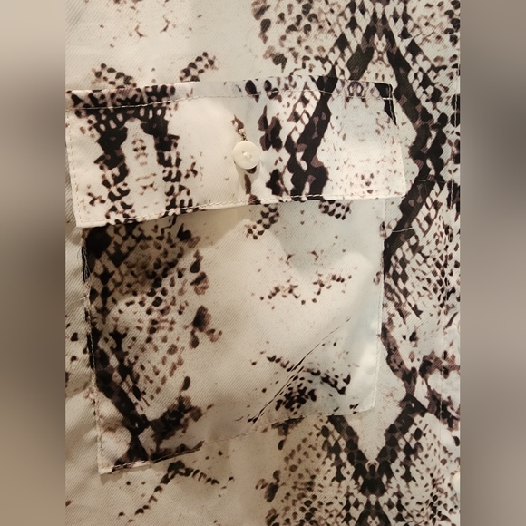 stylish Women Button Down Snake Print 3/4 Tab Sleeve Tunic Blouse - Picture 2 of 7